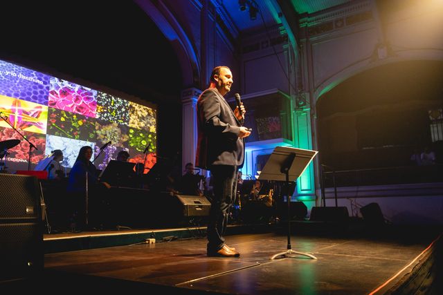 Concierto Cielos 2025: Charla con imágenes científicas en el escenario