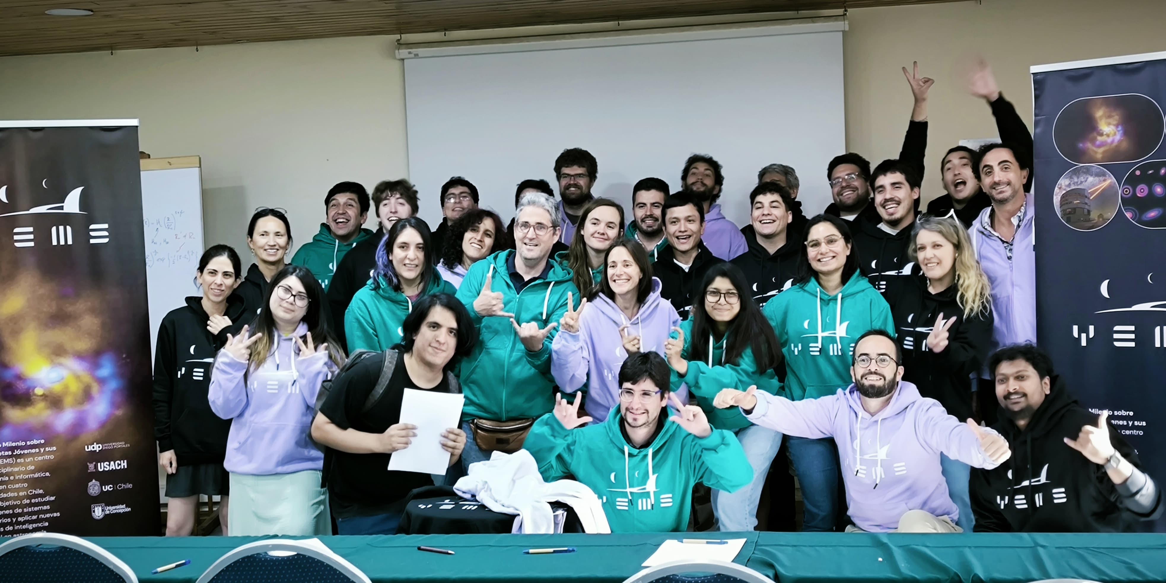 Foto grupal del equipo del Núcleo Milenio YEMS en Termas del Corazón